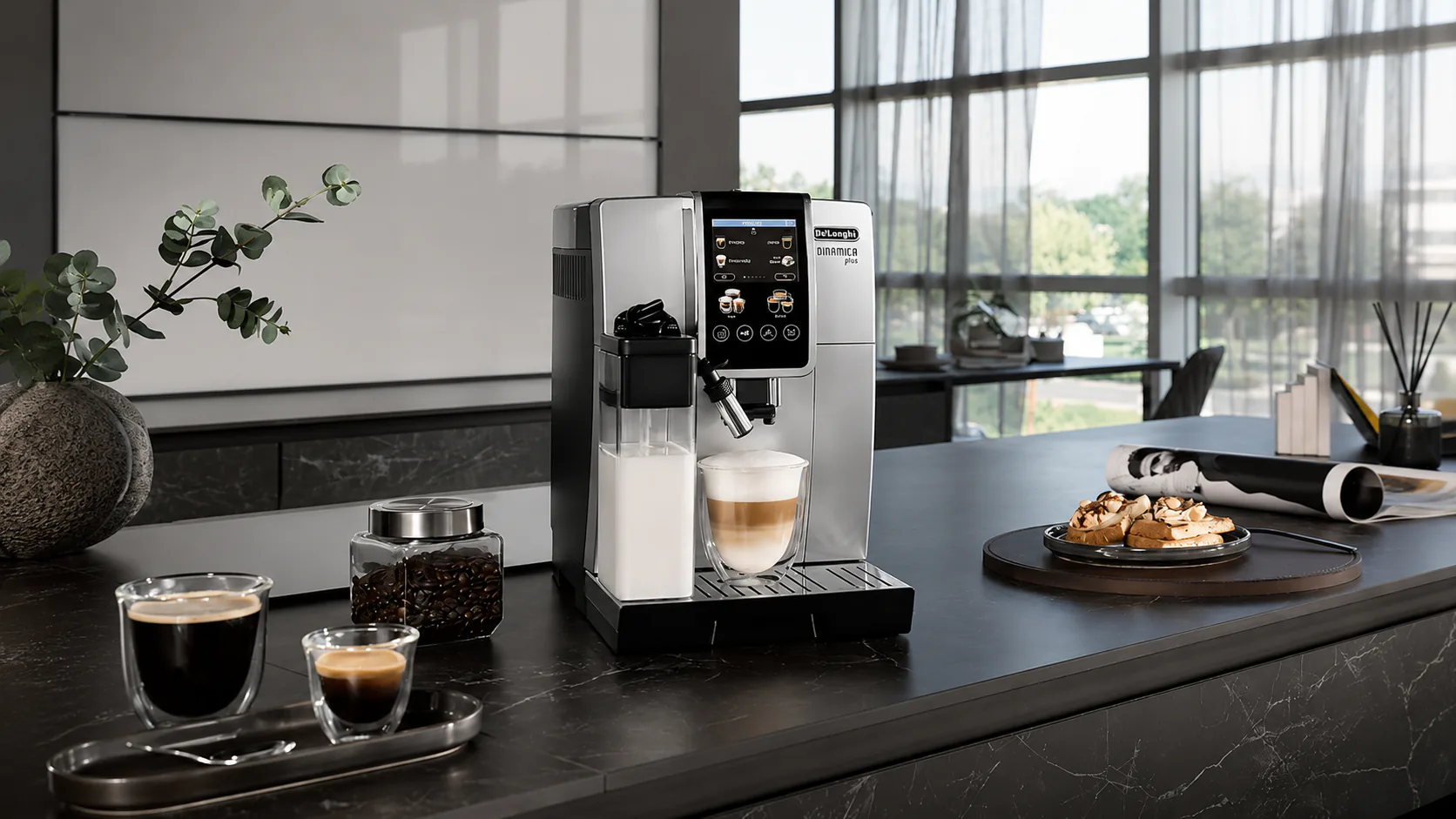 Delonghi Dinamica Plus на кухонном столе