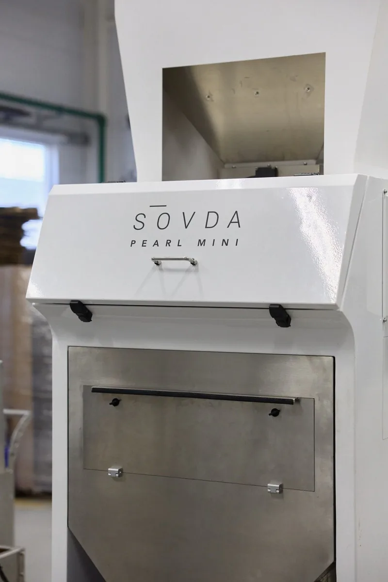Сортировщик Sovda на производстве Больше Кофе